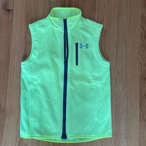 NWT Under Armour fleece vest YM